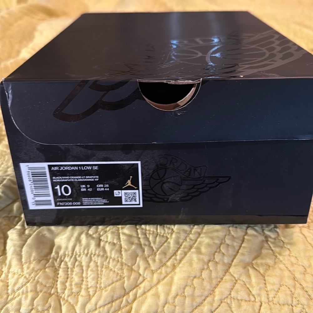 Air Jordan 1 Low SE 'Vivid Orange' size 10